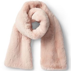 ✨NWOT GAP Faux Fur Blush Scarf/Shawl✨